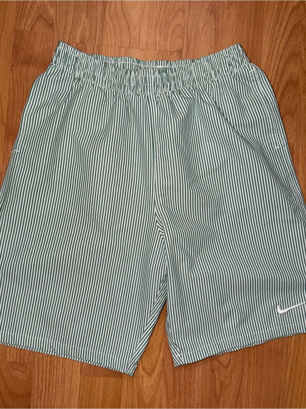 Nike Seersucker Green & White Striped Coastal Lined Swim Trunks Boy’s XL